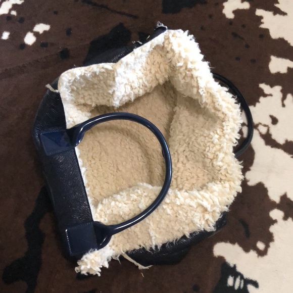 RARE Tory Burch gorgeous shearling lined bag - Picture 3 of 9